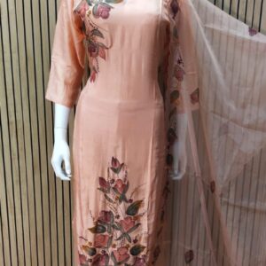 Premium quality dolla silk three piece suit with brush paint and highlighted thread embroidery work in kurti. Inner cotton malmal lining attached.
